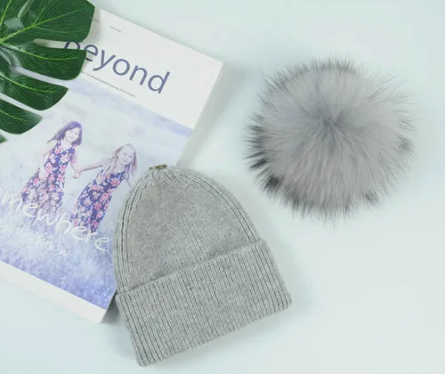 Hat light grey M Новая модная детская шерстяная вязаная шапка, шарф, комплект из 2 предметов, зимняя теплая детская шапка с помпонами из меха енота для маленьких мальчиков и девочек, мягкая шапка, шарфы - Цвет: Hat light grey M