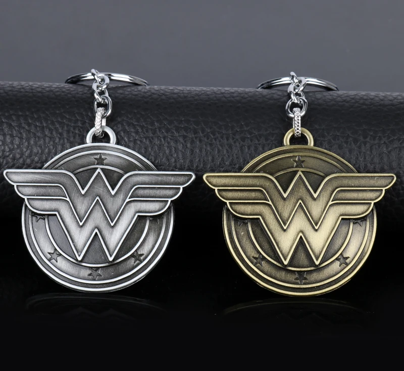 DC комические ювелирные изделия супергероя Wonder Woman Ж Крылья Логотип кулон брелки Мужские фильм изделия автомобиль брелки для ключей