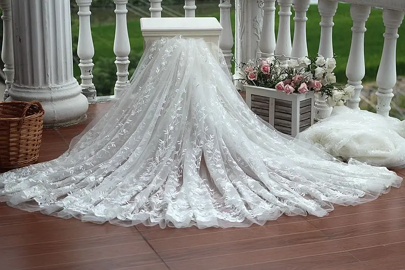 Кружевная ткань с вышивкой, ширина 150 см