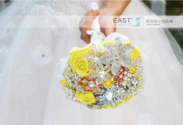 Yellow brooch bouquet bride holding flowers wedding decoration items mini Bride 's Bouquet Bridesmaid Flower | Свадьбы и