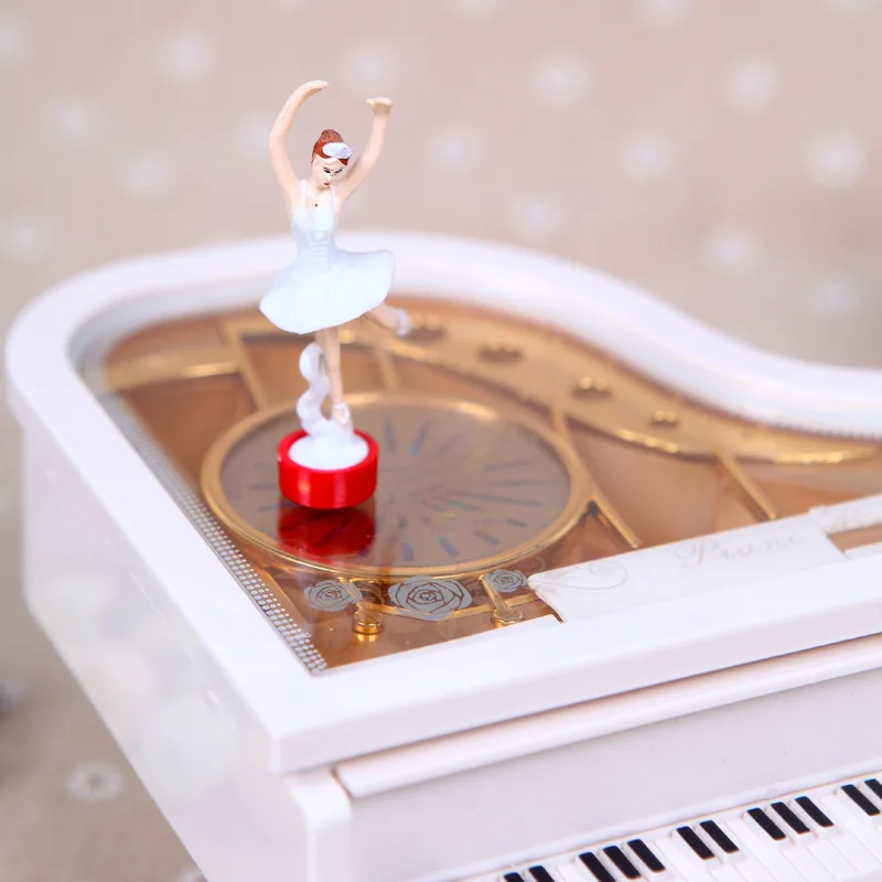 Музыкальная шкатулка с механизмом пианино Классическая винтажная движением