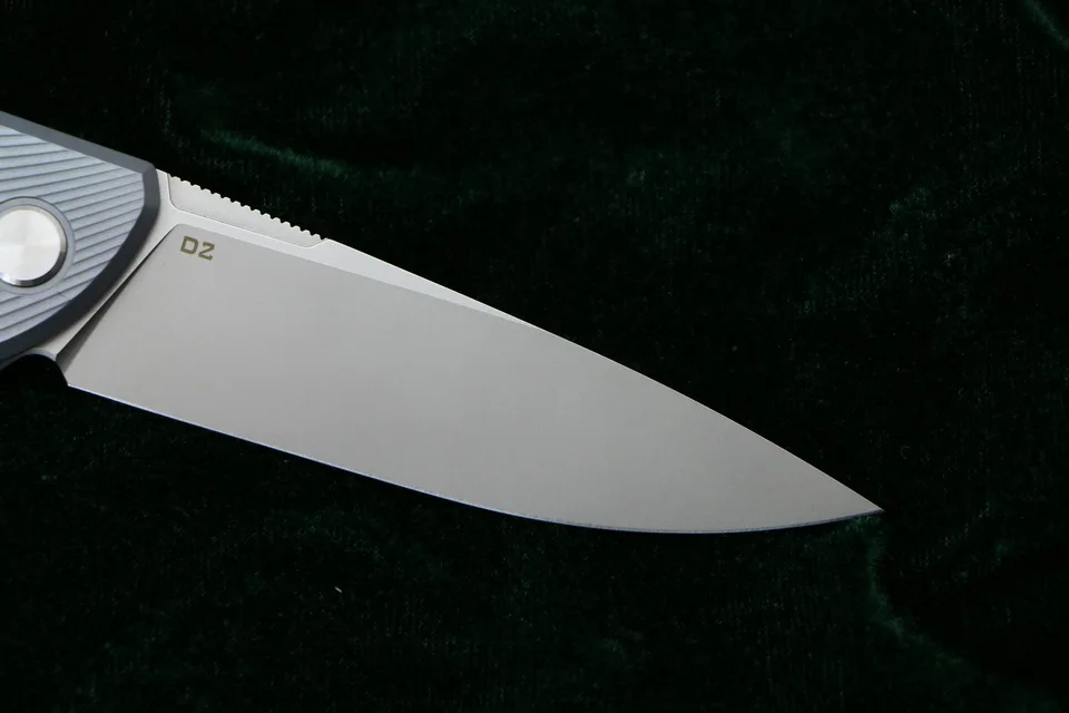 Зеленый шип hati 95 Флиппер складной нож D2 стальной титановый подшипник CF 3D Ручка Кемпинг Охота Открытый фрукты Ножи EDC инструменты