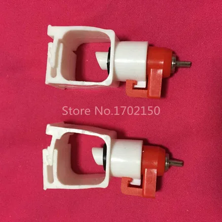 Бесплатная доставка поилки для цыплят с сосками 22*22 мм питьевой фонтанчик