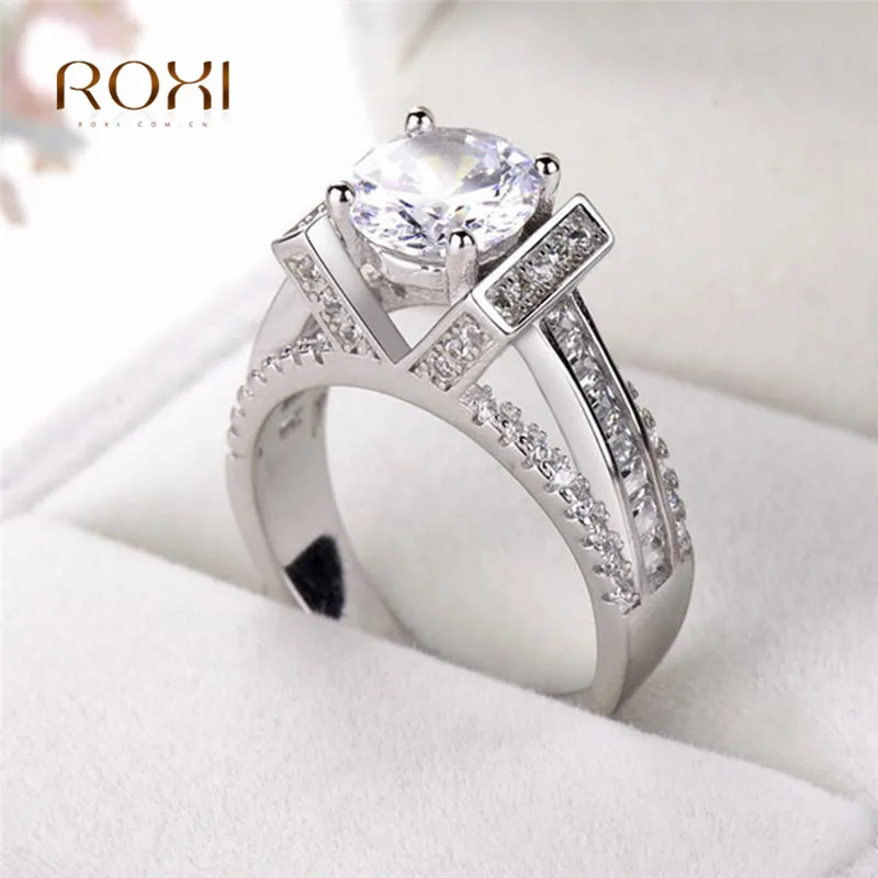 Кольцо женское белое золотое модное с прозрачным кристаллом фианитом размер 5 10