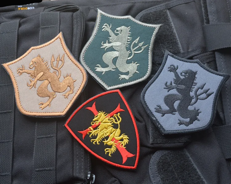 Вышитая нашивка повязка на руку эполет вышитая ткань этикетка прикрепленная к