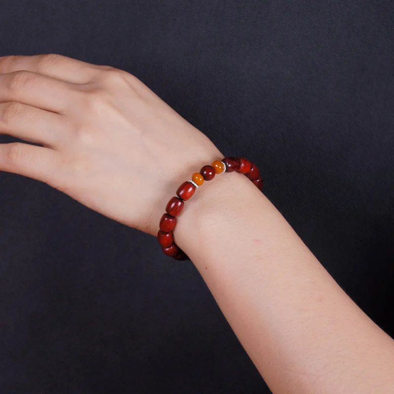 Индия очаговая красного сандалового дерева бусины браслеты 8 * 9 мм ствола бутик