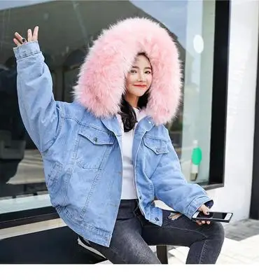 Pink fur collar Новинка года; модная зимняя джинсовая куртка из овечьей шерсти с капюшоном для женщин; пальто с большим меховым воротником; Плотная хлопковая стеганая свободная теплая куртка; C477 - Цвет: Pink fur collar