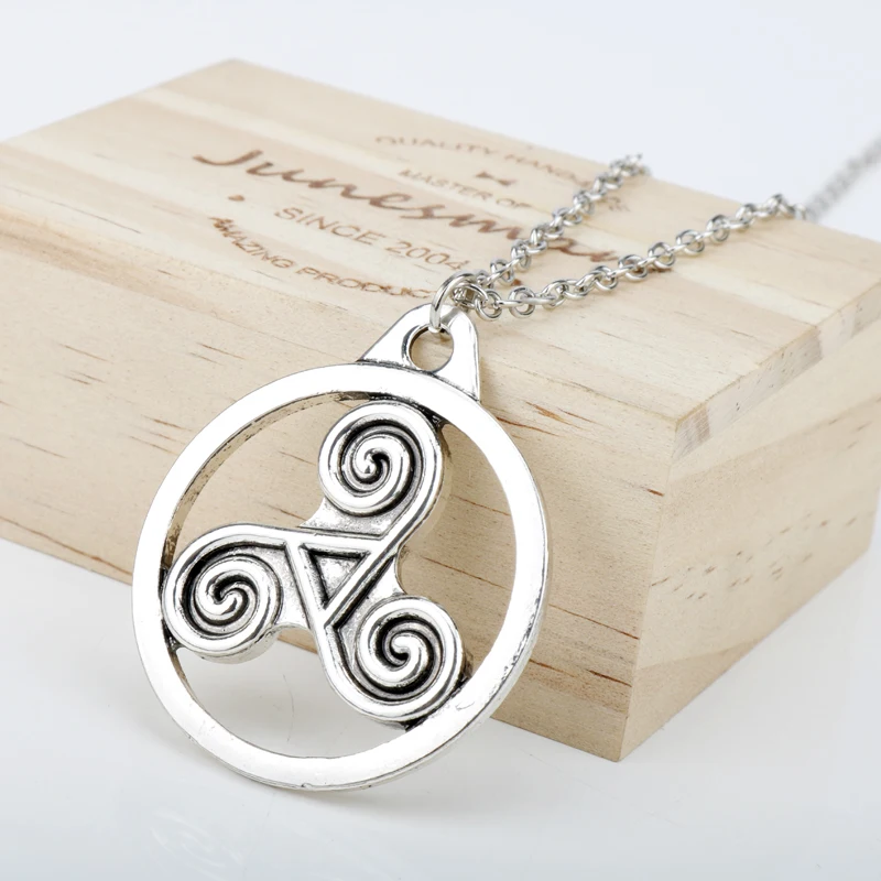 Модное ожерелье MQCHUN с подростком волка Triskele Triskelion Allison серебряный цвет подвеска