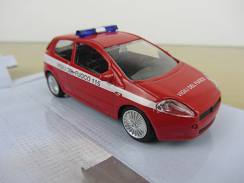 Модель Fiat 500 Alpha 1:43 из металлического сплава коллекционная Игрушечная машина