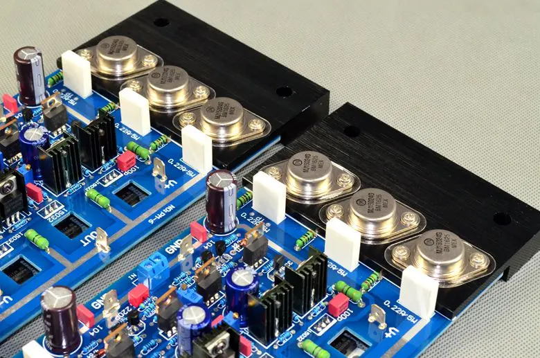 См. Схему KSA100 MKII PM 6 HiFi fever Class AB 300 Вт + на MJ15024/15025 MJE15032/15033 Золотая печатная плата