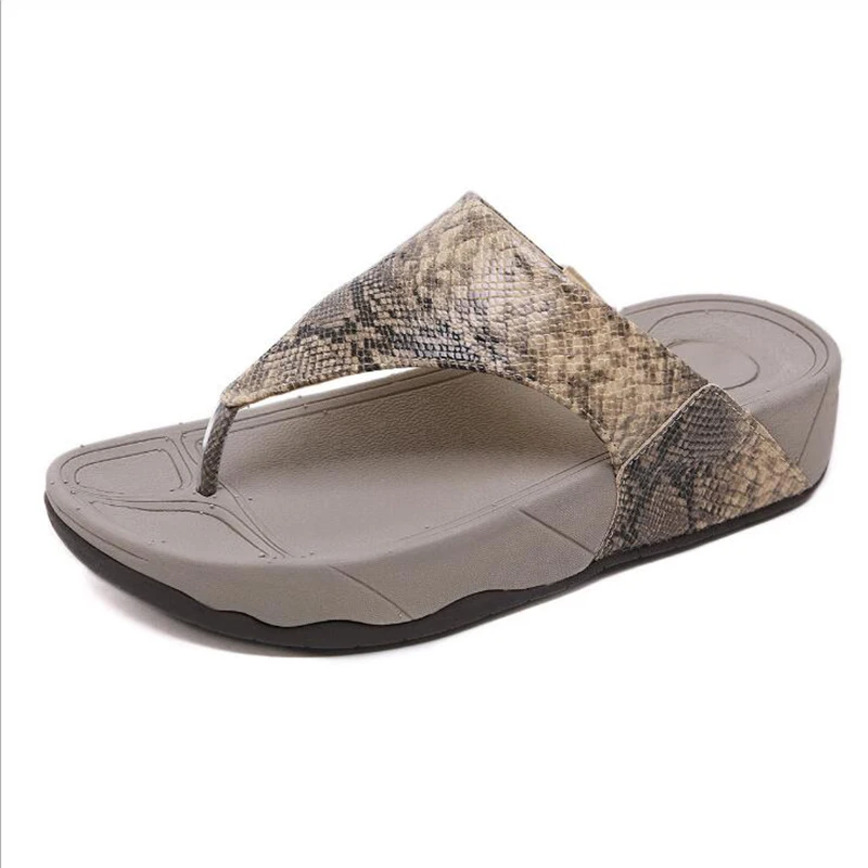 Женские сандалии модные пляжные с леопардовым принтом вьетнамки на платформе