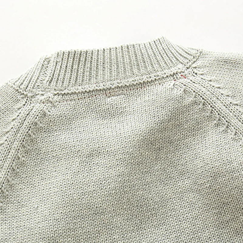 Детский свитер с V-образным вырезом на возраст 18-5 лет |