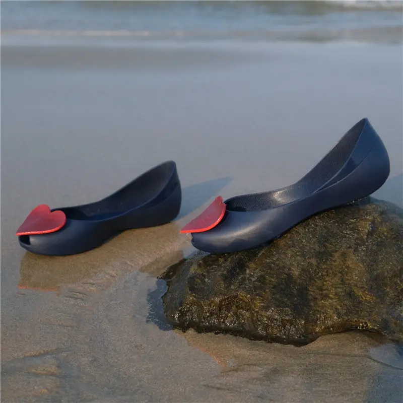 blue red heart BEYARNE/Модная женская прозрачная обувь; женские непромокаемые сандалии на плоской подошве с открытым носком; женские летние пляжные сандалии для студентов; шикарные блестящие красивые сандалии с сердечками - Цвет: blue red heart