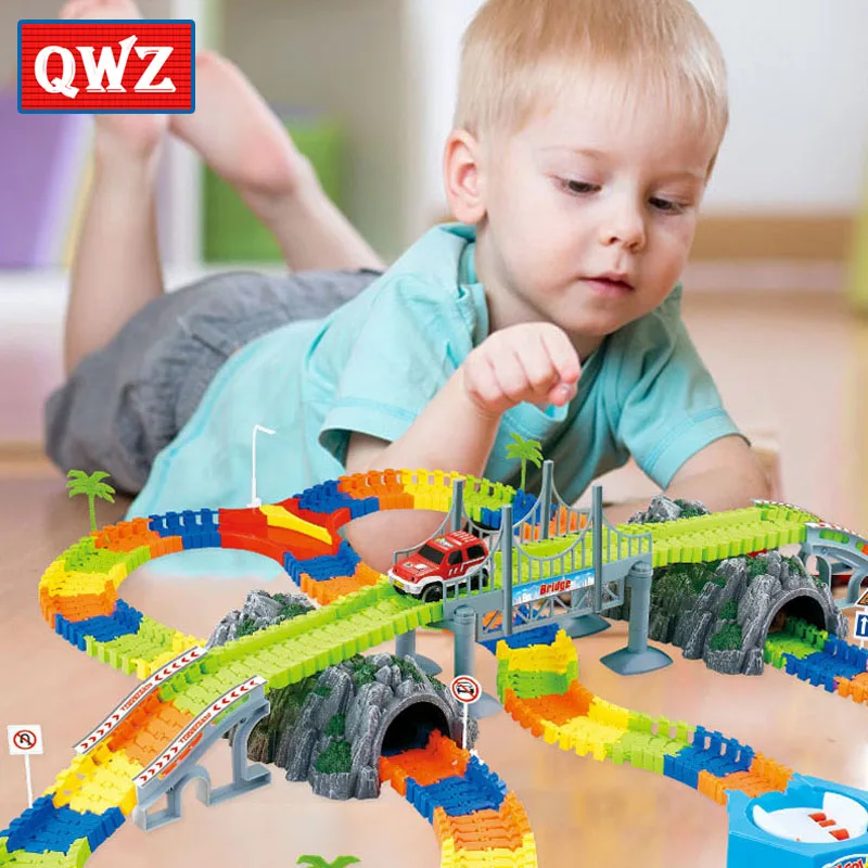 QWZ железная дорога светящийся гоночный гибкий трек игровой набор изгиб светящийся в темноте Электронный светильник гоночный автомобиль трек DIY игрушки для детей подарок