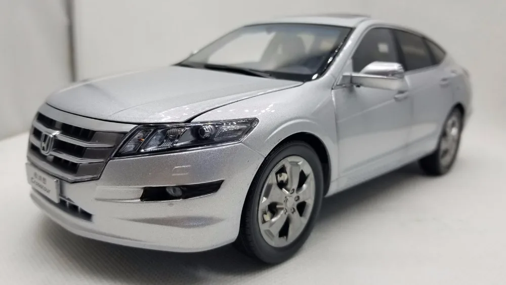

1:18 литая модель для Honda Crosstour 2011 серебро Sportback редкий сплав игрушечный автомобиль миниатюрная коллекция подарки Accord