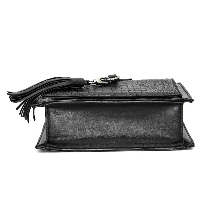 Женская сумка-мессенджер с кисточками европейская маленькая узором крокодила 2018