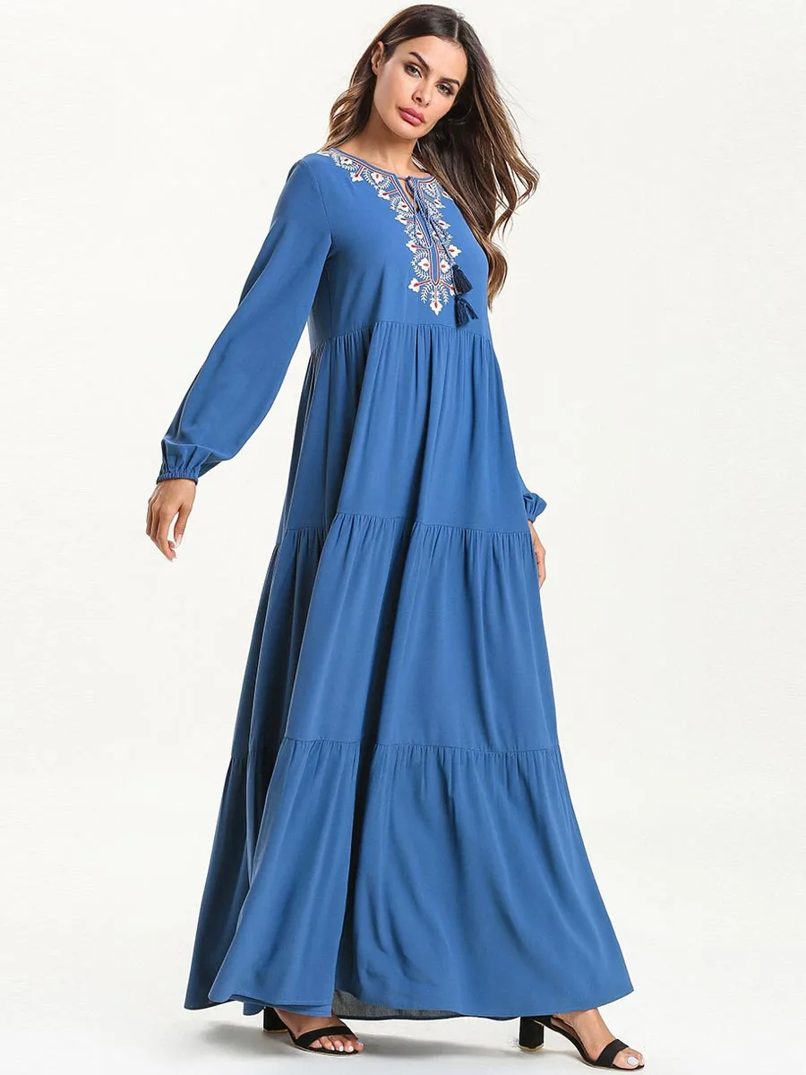 Мусульманское платье с длинными рукавами и вышивкой на шее многослойное