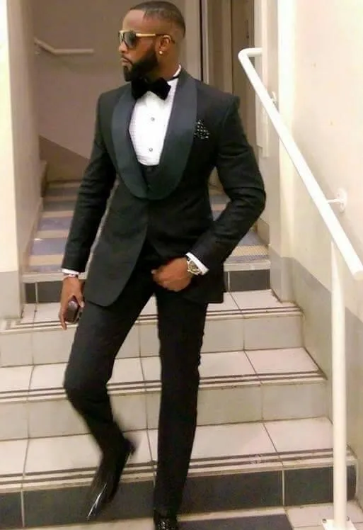 

Hot Sale Groomsmen Black Groom Tuxedos Shawl Lapel Men Suits Wedding Best Man Blazer ( Jacket+Pants+Bow Tie+Vest ) C410
