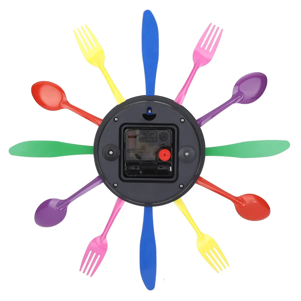 Столовые приборы металлические цветные настенные часы с вилкой и ложкой