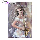 Алмазная мозаика с изображением девушки из страз