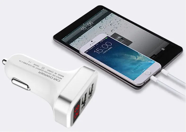 Автомобильное зарядное устройство с цифровым дисплеем два usb порта для iPhone iPad