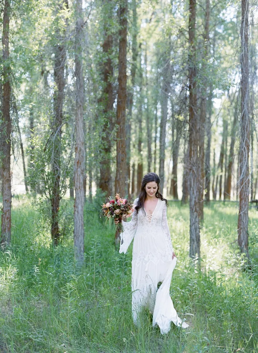 Bohemian Lace Wedding платья с рукавом-клеш глубокий v-образный вырез сексуальная открытая спина линия Boho пляжные свадебные платья Цыганский Хиппи Noivas ZW190