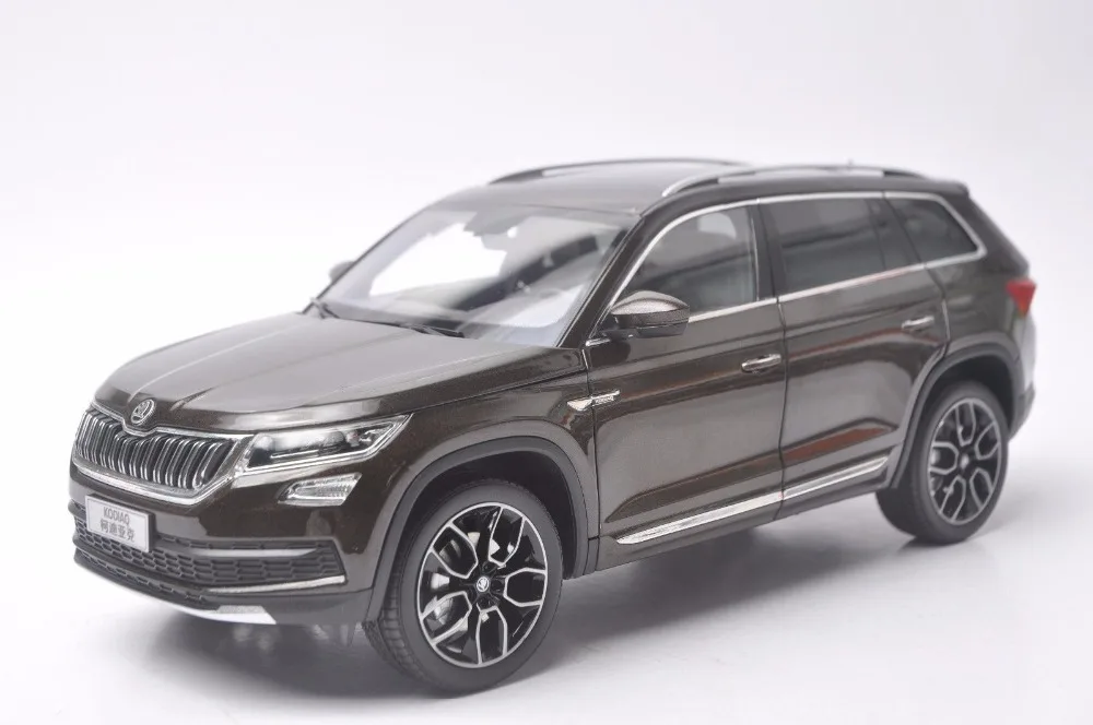 Модель литая в масштабе 1:18 для Skoda Kodiaq 2016 коричневый внедорожник игрушечный