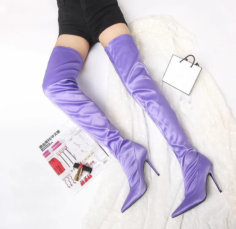 Женские облегающие сапоги выше колена высокие с острым носком на тонком каблуке