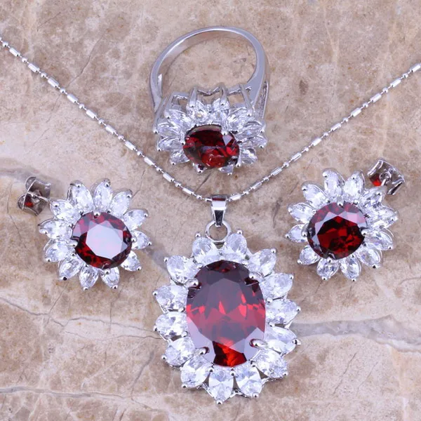Комплект украшений с красным гранатом белым кубическим цирконием посеребренные