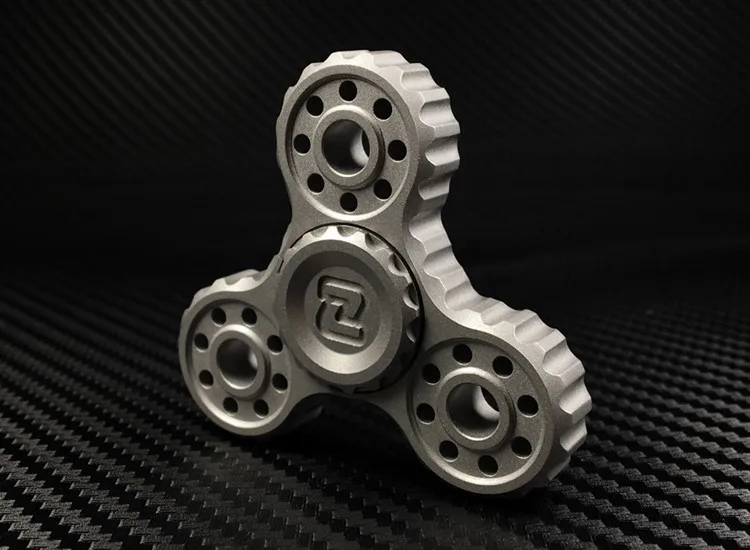 Три листа Волшебные зубы ручной Спиннер высокого качества Металл EDC Fidget Tri Spinner
