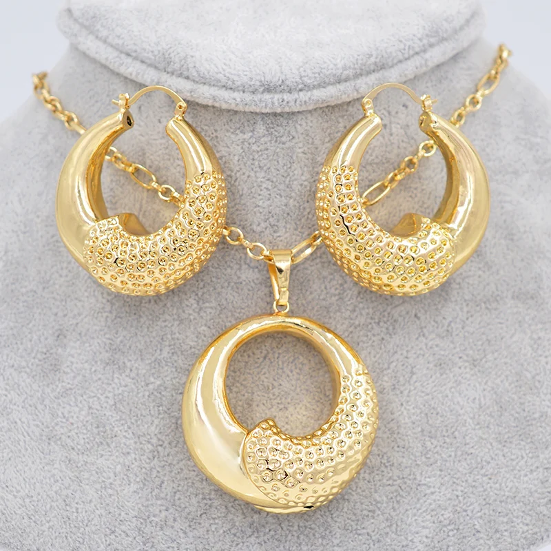 Набор украшений ZEADear: большие серьги-обручи и кулон на ожерелье для женщин, покрытые 18-каратным золотом, из медной проволоки круглой формы с луной для вечеринки, свадьбы и в подарок.