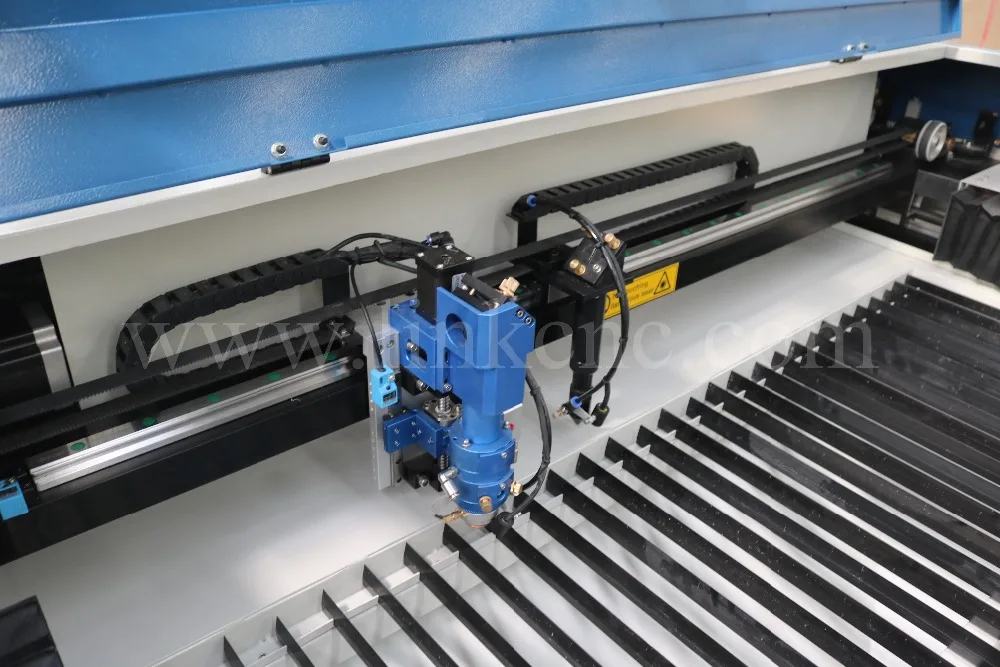 Хороший рабочий эффект лазерный гравировальный станок с ЧПУ/лазерный резак