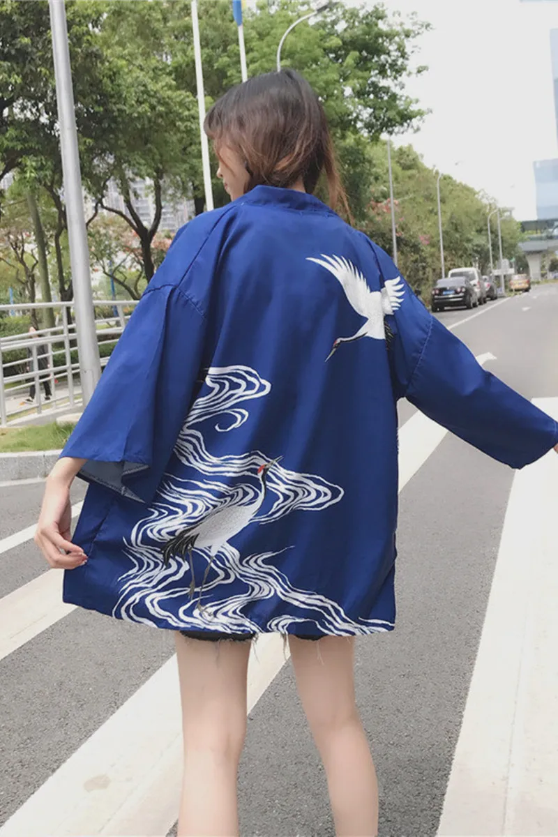 

Japanese Kimono Cardigan Blouse Women Long Sleeve Cardigan Kimonos Dress Bathrobe Shawl Kimono Loose Coat Vintage Chemise Femme