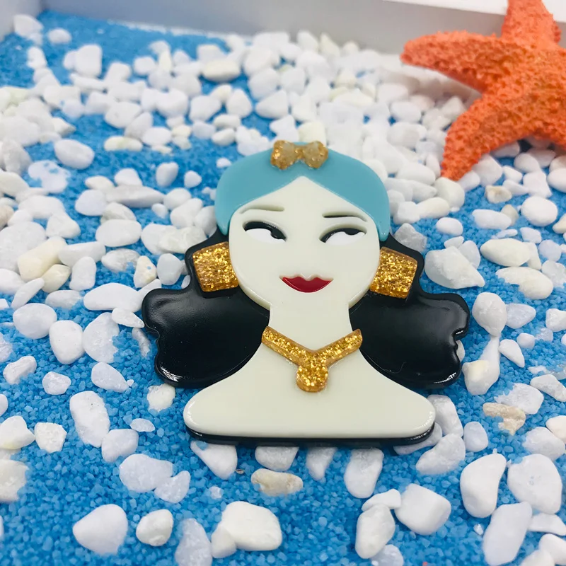

SexeMara Temperament Blue Scarf Acrylic Cartoon Girl Brooch For Women Handmade Bohemia Hijab Girl Pins Lapel Badges Fashion Gift