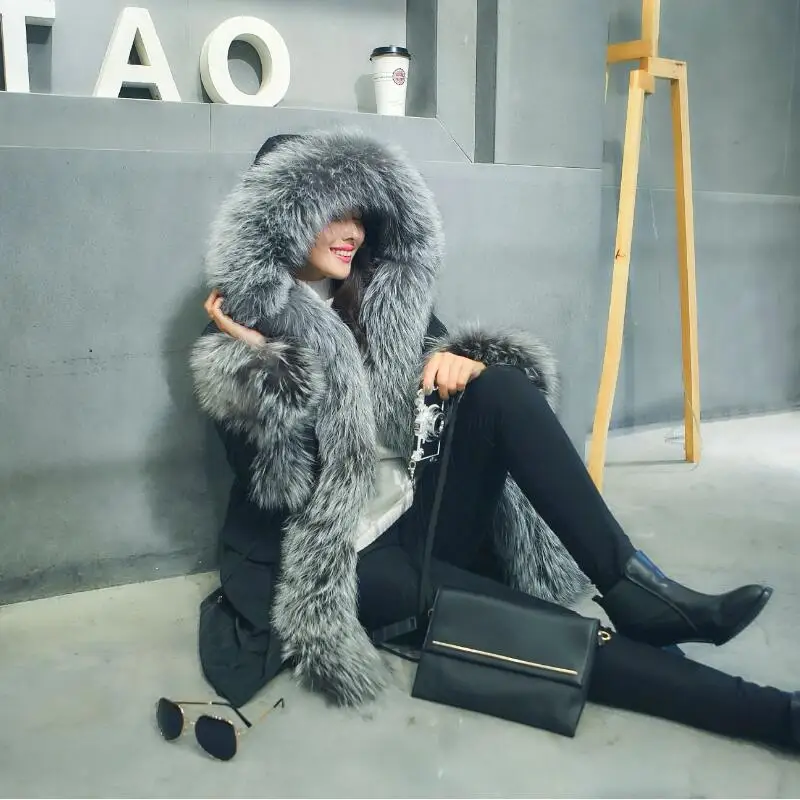 Очень теплое зимнее пальто с воротником из натурального Лисьего меха женская