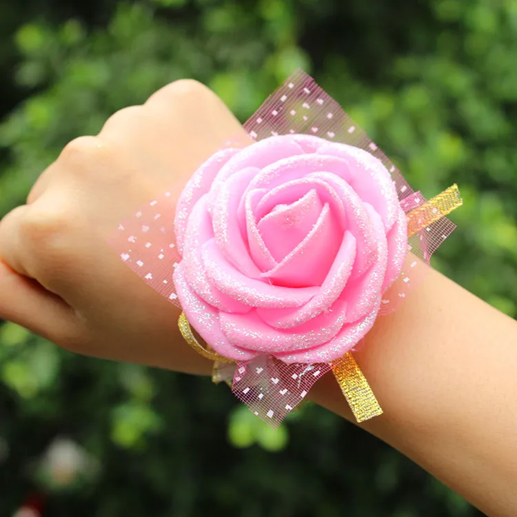 

Искусственный цветок на запястье merylover