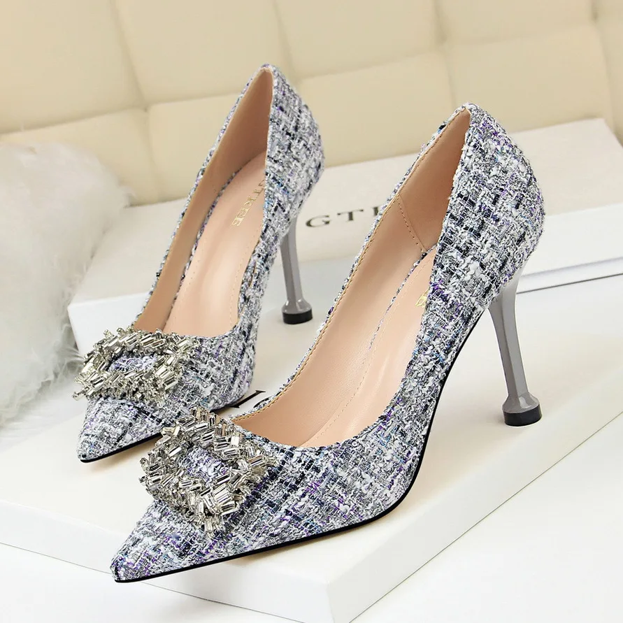 Женские тканевые туфли на высоком каблуке тонкие с острым закрытым носком и