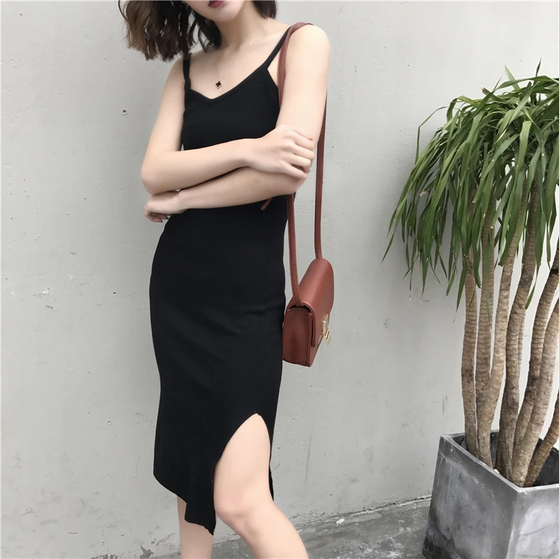 Женское платье на бретельках-спагетти однотонное платье-футляр до середины икры