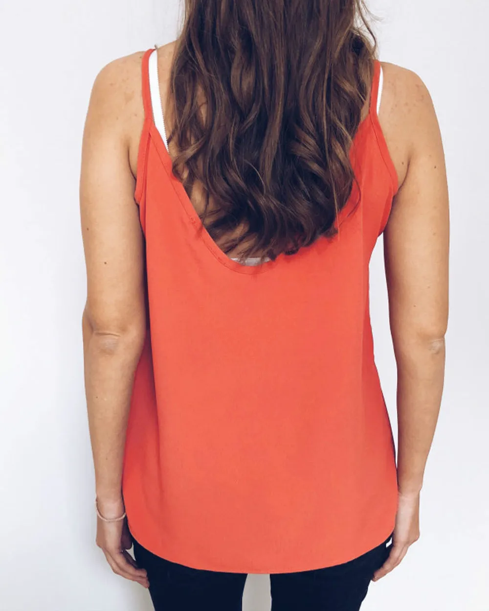 Женская летняя одежда сексуальные черные белые оранжевые Топы на бретельках без