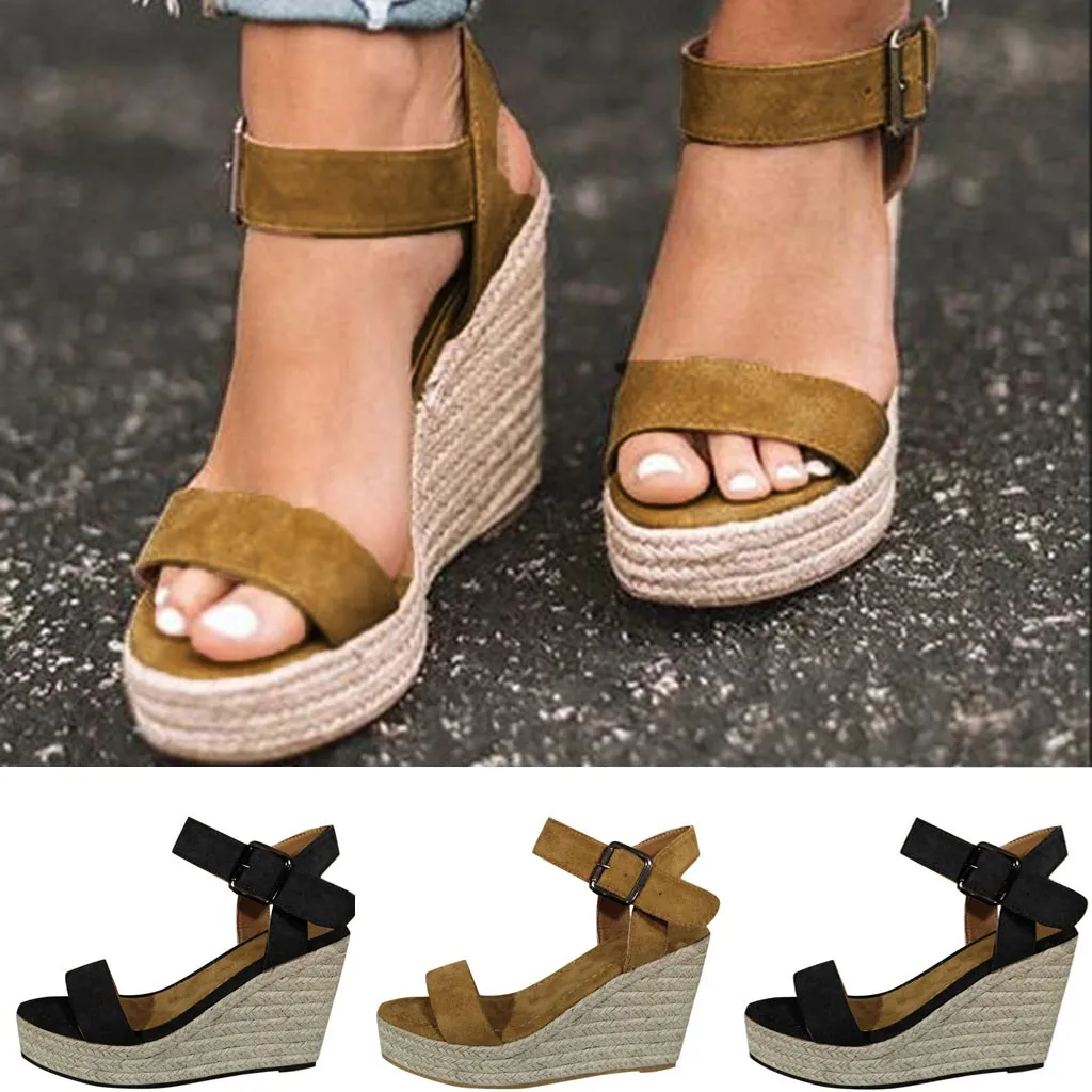 Женские летние модные босоножки на танкетке с открытым носком и ремешком