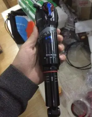 

Задний амортизатор Deluxe RL для велосипеда ROCKSHOX 205*5 мм