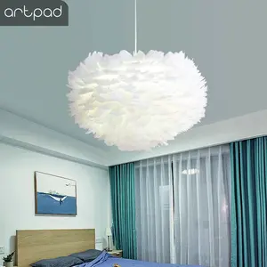 Подвесной светильник с белыми перьями и лампочкой E27