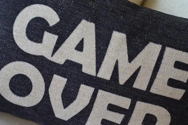 Наволочка с надписью Game over 30 см х 50 | Дом и сад