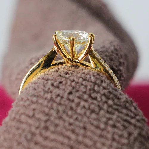 

Beauty Starry AU750 Yellow Gold Ring 1.5Ct Round Cut Female Wedding Ring Solid 18K 750 Yellow Gold Splendid Ring