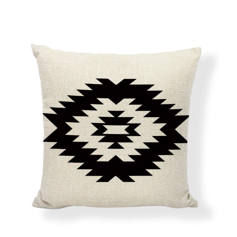 Стильные черно белые геометрические чехлы на подушки в этническом стиле