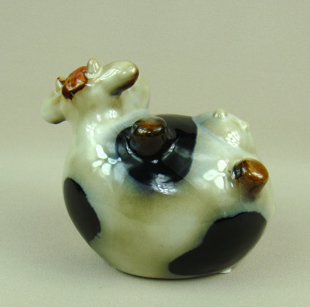 Забавная фарфоровая миниатюрная керамическая статуэтка молочного коровы для