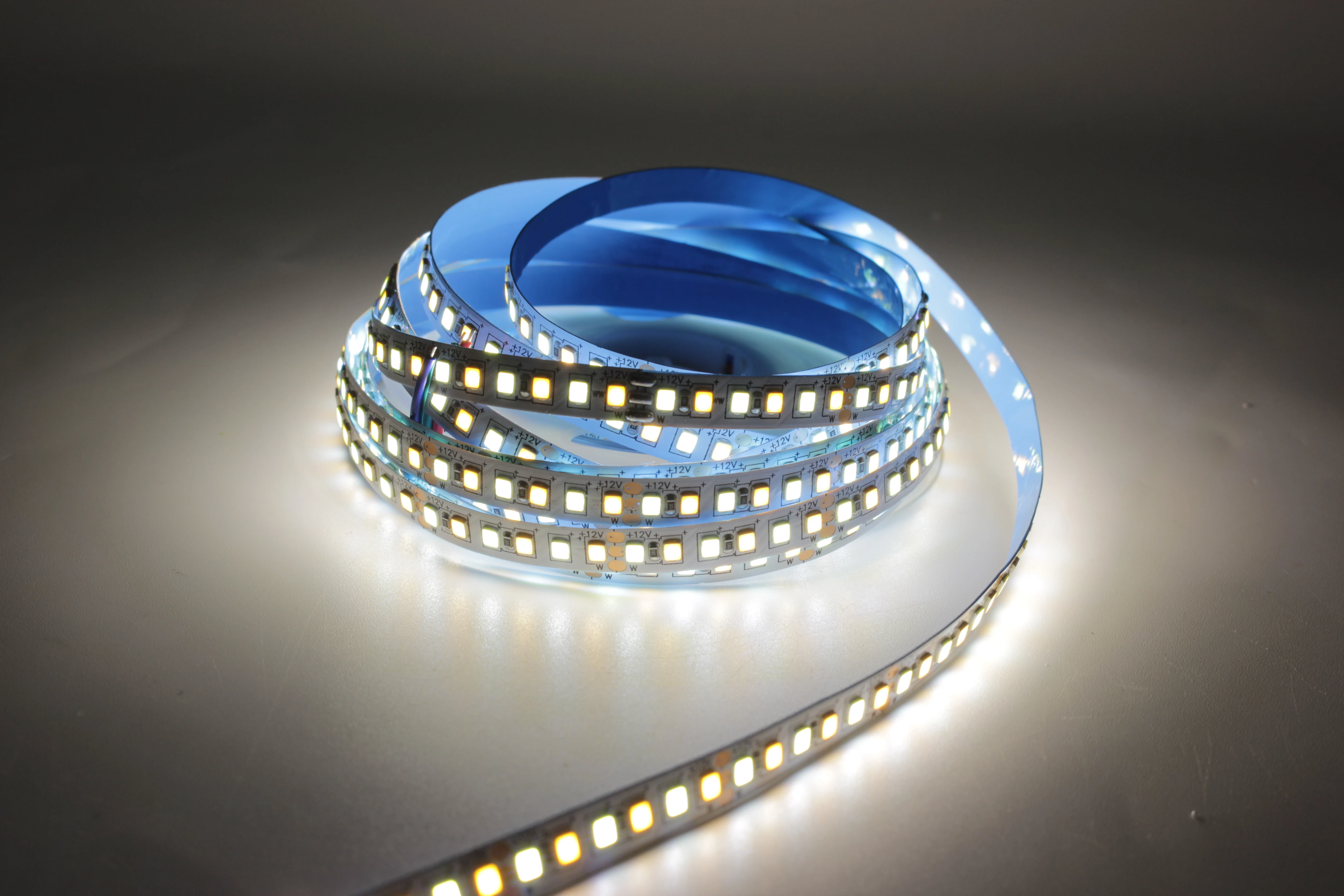 Двухцветная светодиодная лента 5 м CRI&gt80 SMD2835 CCT с регулируемой яркостью 12 В 24