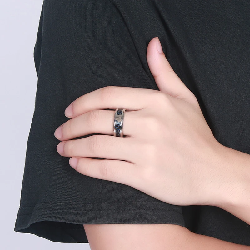 Мужское кольцо с инкрустацией из углеродного волокна размеры 4-12 | Украшения и