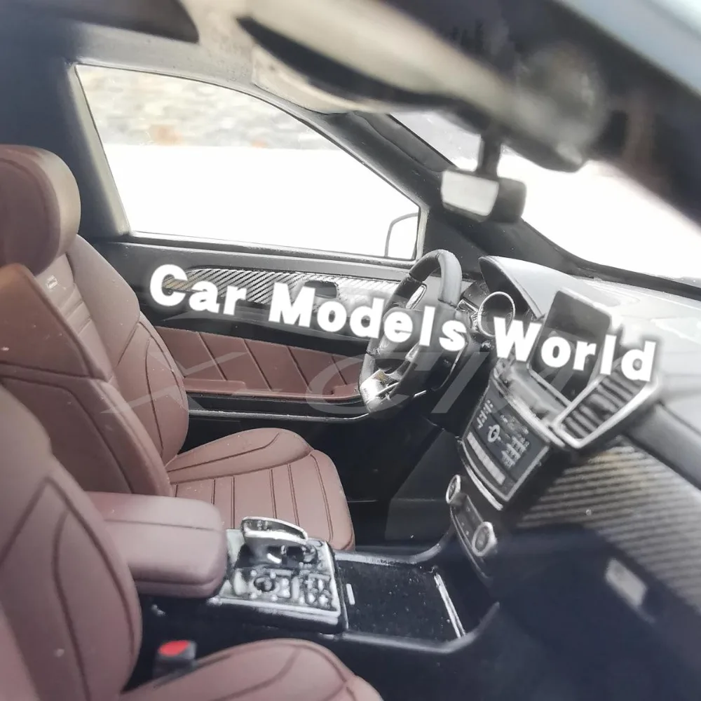 Полимерная модель автомобиля для GT Spirit GLS 63 AMG (серый) 1:18 GT784 + маленький подарок!| |
