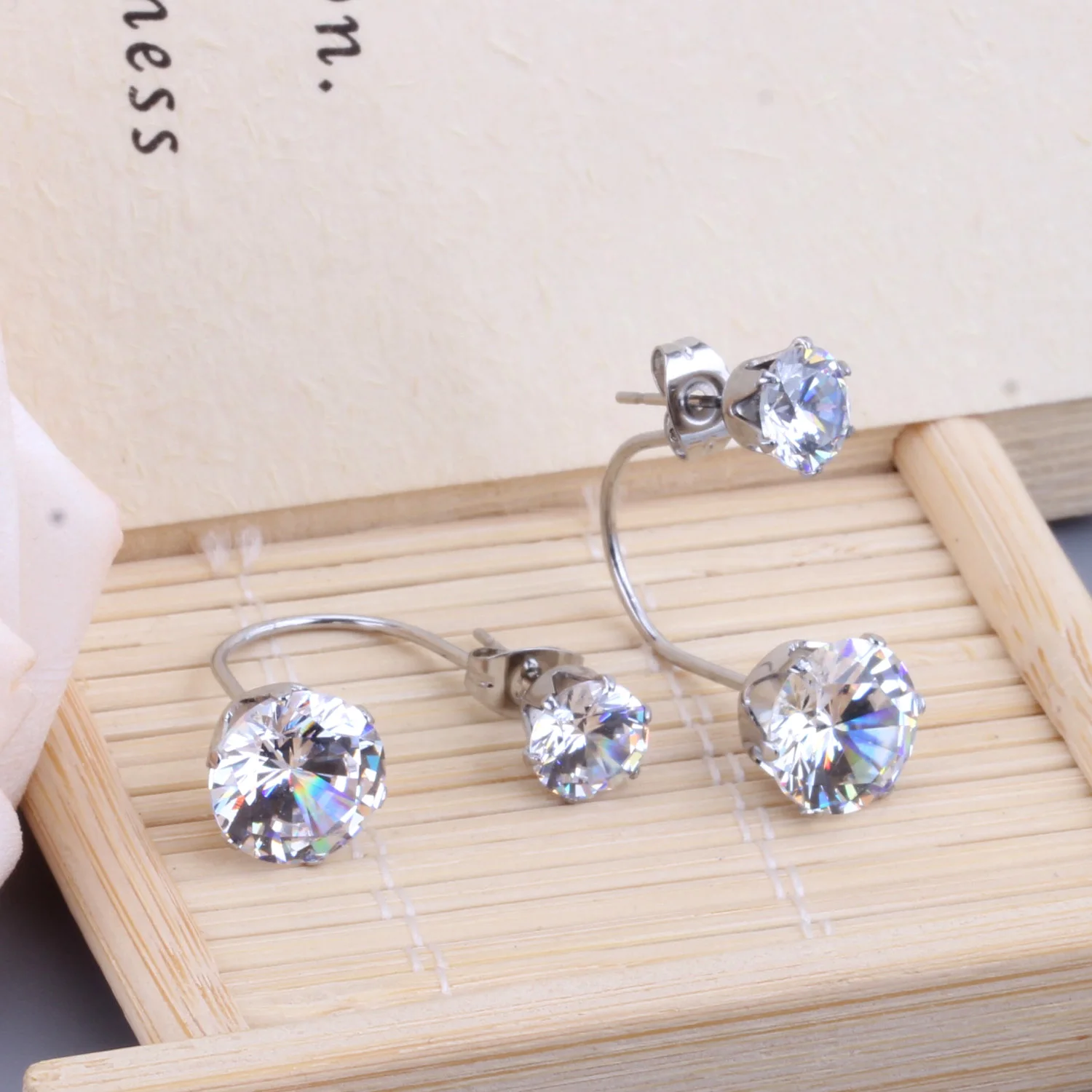 Серьги гвоздики LUXUKISSKIDS с двойным кристаллом серьги из нержавеющей стали
